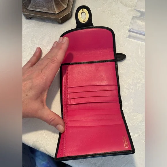 Coach‎ Y2K Legacy Turnlock Wallet Black Leather & Brass - Picture 14 of 14